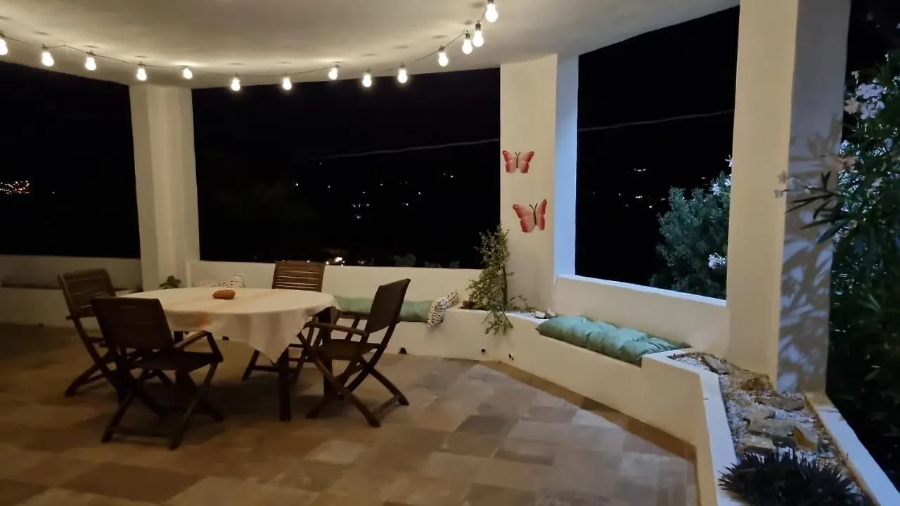 Holiday home Le Farfalle Appartamento In Villa Trifamiliare Porto Istana